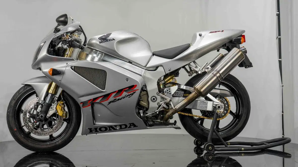 Honda VTR 1000 SP1 (2)