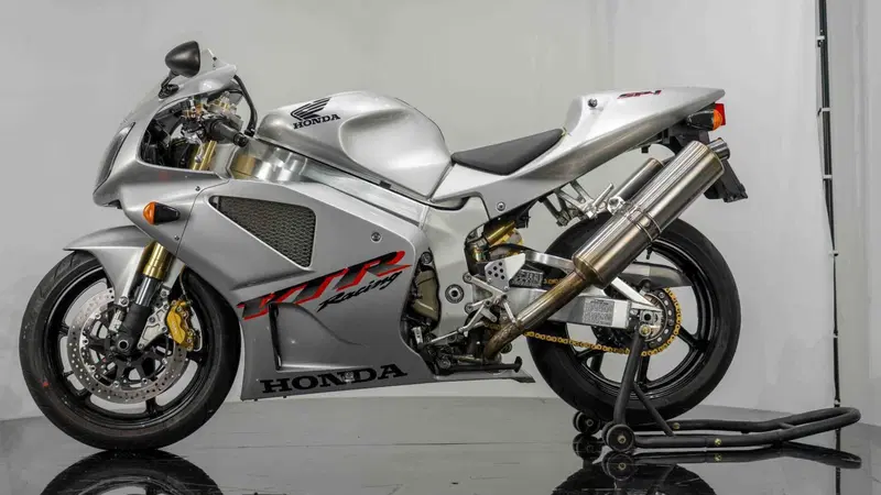 Honda VTR 1000 SP1 (2)