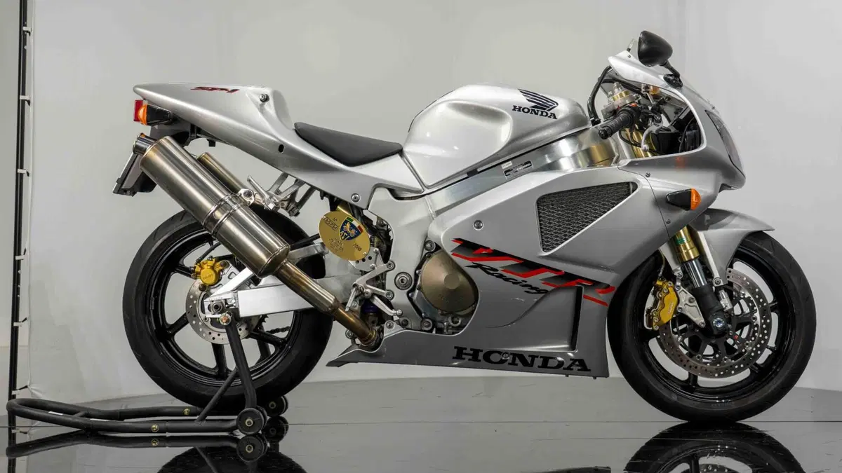 Honda VTR 1000 SP1 (6)