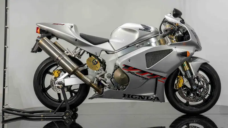 Honda VTR 1000 SP1 (6)