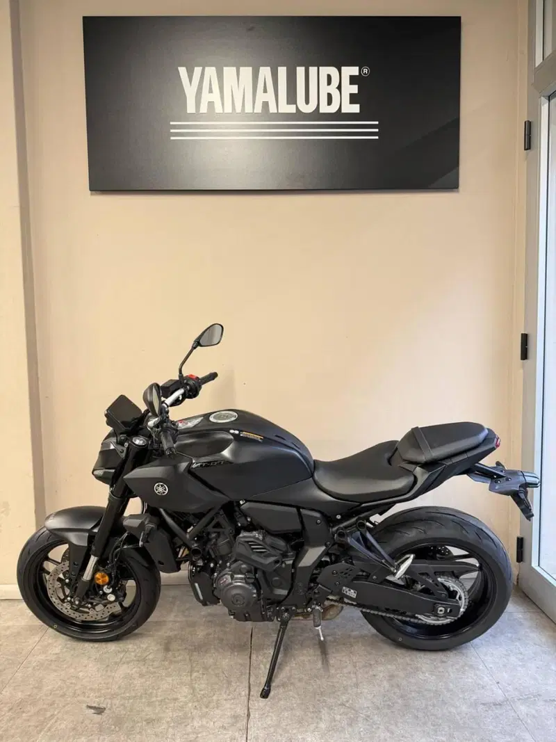 Yamaha MT-07 Y-AMT (2025 - 26) (2)
