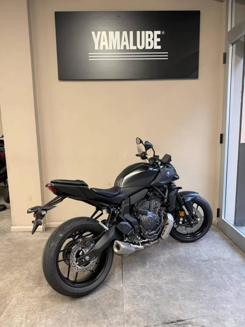 Yamaha MT-07 Y-AMT (2025 - 26) (3)