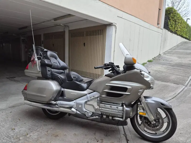 Honda GL 1800 Gold Wing (2000 - 05)
