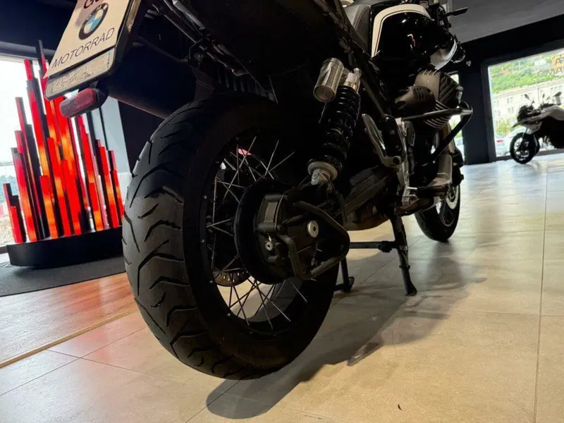 Moto Guzzi V85 TT (2021 - 23) (2)