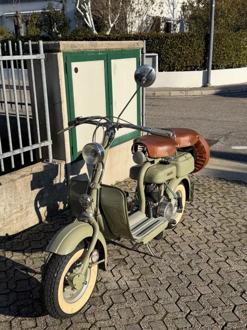 Innocenti LAMBRETTA 125D (4)