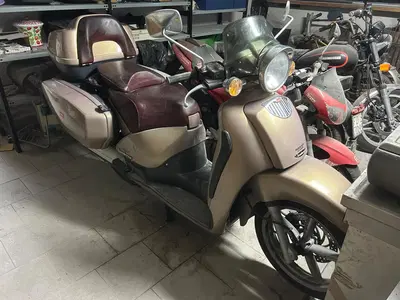 Aprilia Scarabeo 150 (1999 - 00) usata