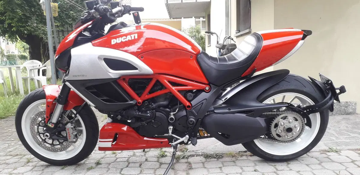 Ducati Diavel 1200 (2014 - 16)