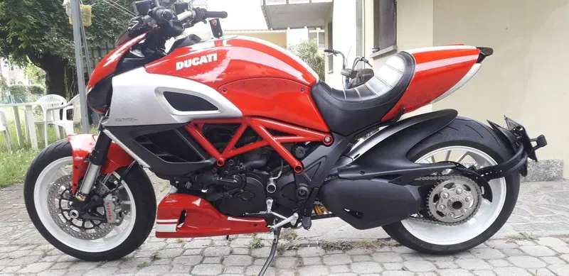 Ducati Diavel 1200 (2014 - 16)