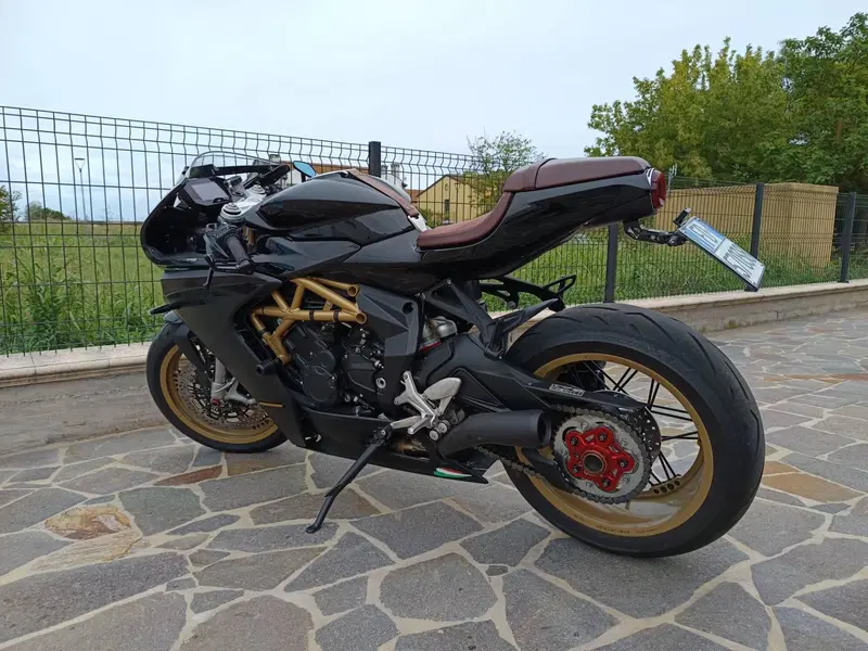 MV Agusta Superveloce 800 S (2021 - 25) (5)