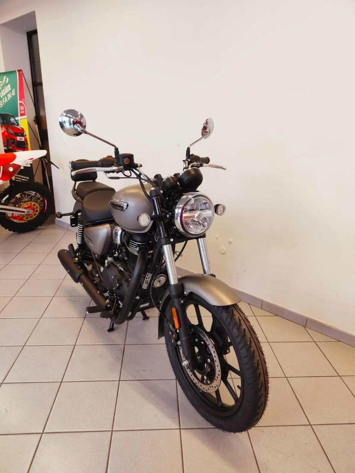 Royal Enfield Meteor 350 (2021 - 26) (5)
