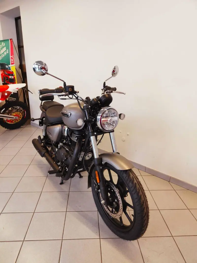 Royal Enfield Meteor 350 (2021 - 26) (5)