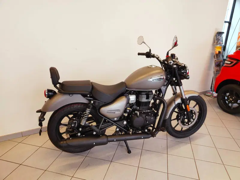 Royal Enfield Meteor 350 (2021 - 26) (8)