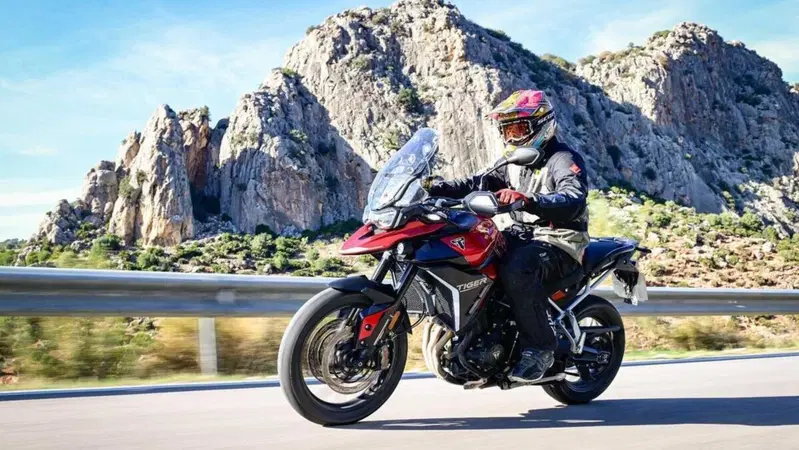 Triumph Tiger 900 GT Pro, la videoscheda tecnica: tutto quello che c'&egrave; da sapere [VIDEO]