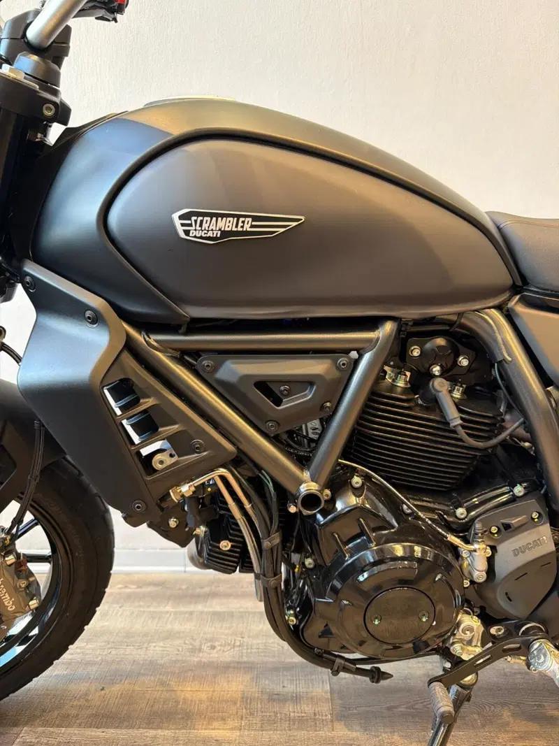 Ducati Scrambler 800 Icon Dark (2025 - 26) (6)