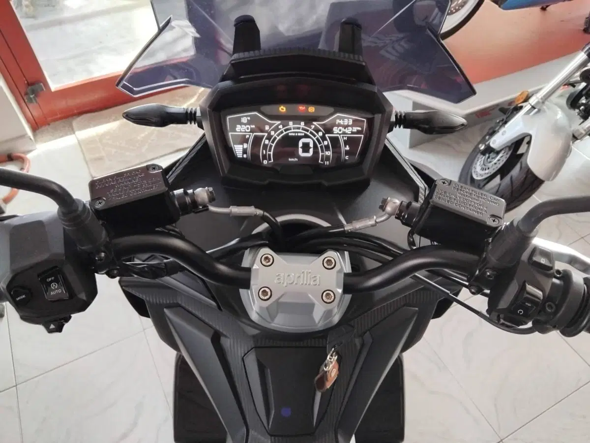 Aprilia SR GT 200 Replica (2024 - 25) (7)