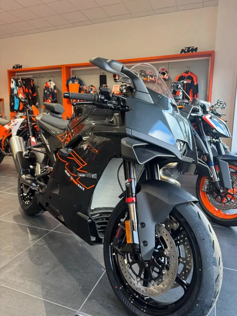 KTM 990 RC R (2026) (2)