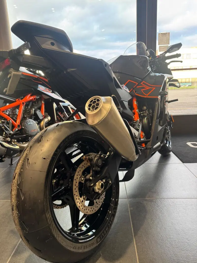 KTM 990 RC R (2026) (3)