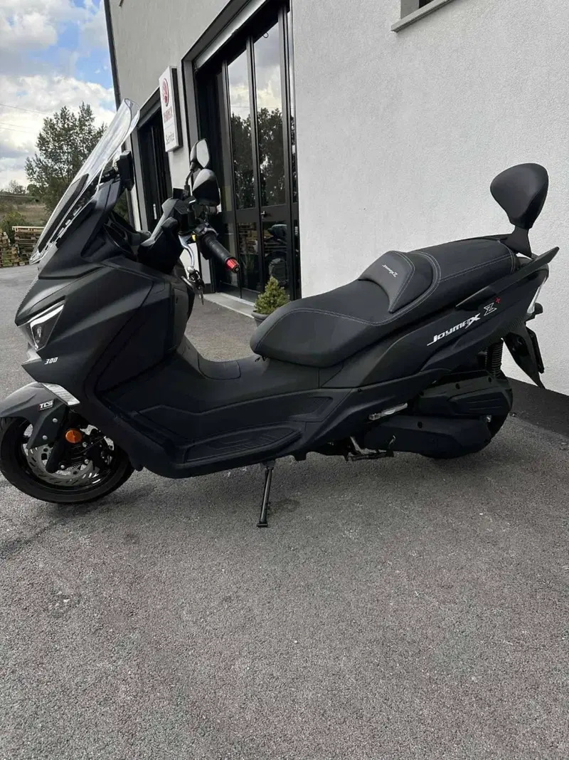 Sym Joymax 300 Z+ (2021 - 24) (5)