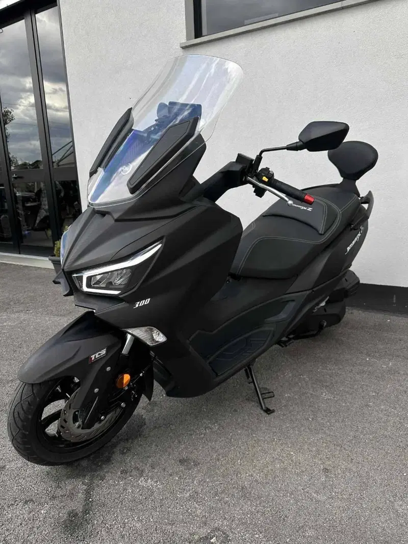 Sym Joymax 300 Z+ (2021 - 24) (6)