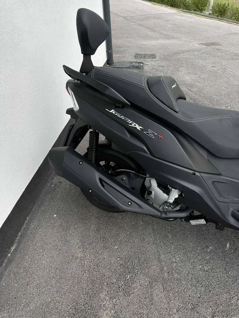 Sym Joymax 300 Z+ (2021 - 24) (9)