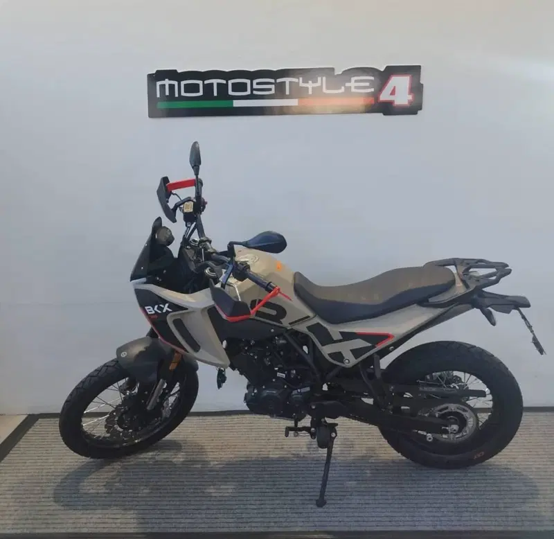 Benelli BKX 125 (2026) (2)