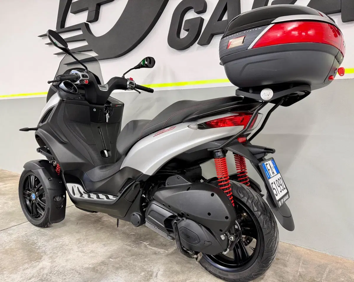 Piaggio MP3 300 Sport ABS Hpe (2021 - 24) (11)