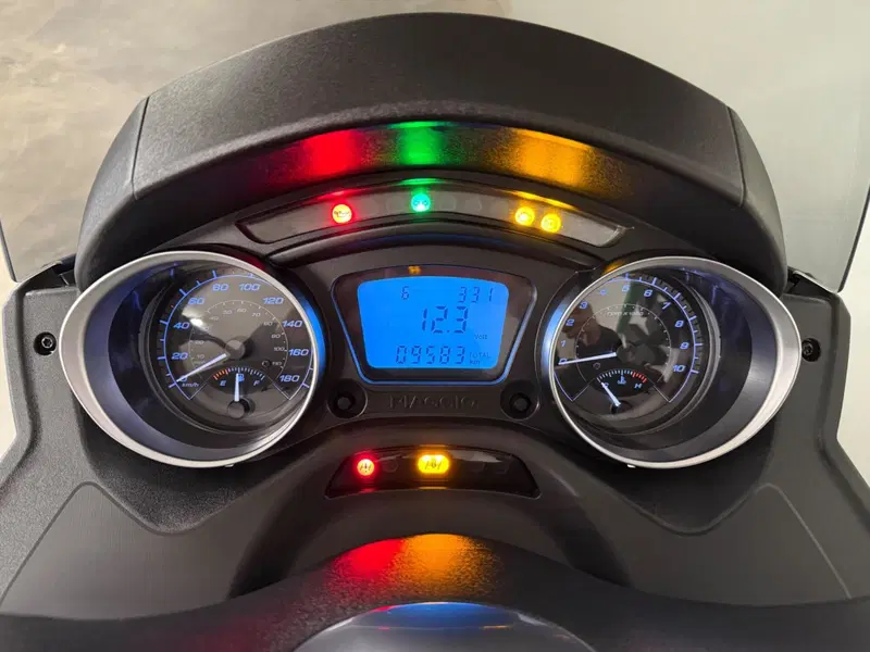 Piaggio MP3 300 Sport ABS Hpe (2021 - 24) (12)