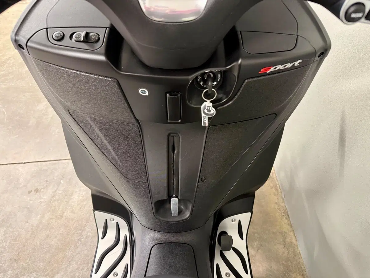 Piaggio MP3 300 Sport ABS Hpe (2021 - 24) (14)