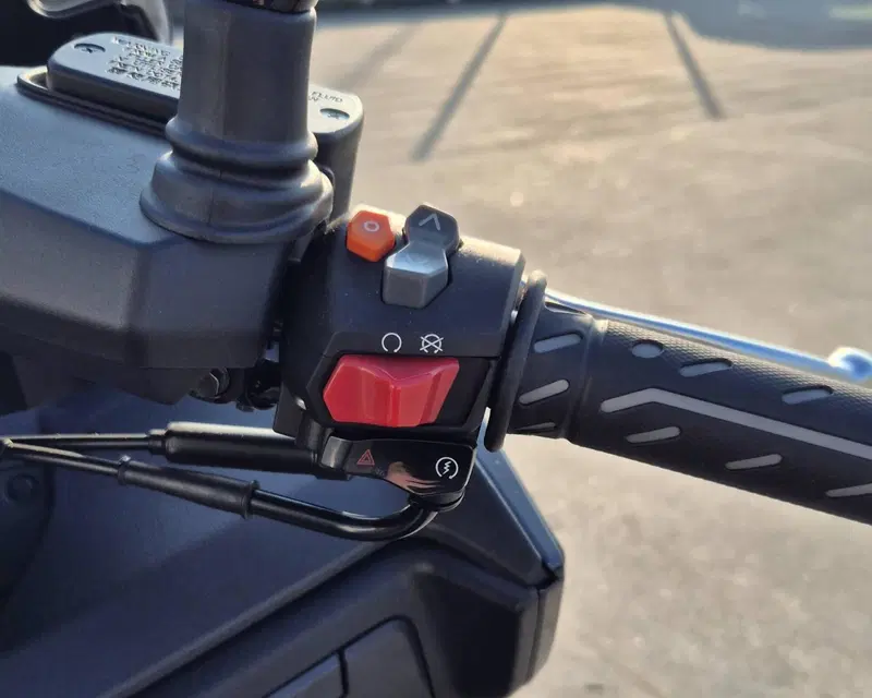 Kymco Xciting VS 400i (2023 - 26) (6)