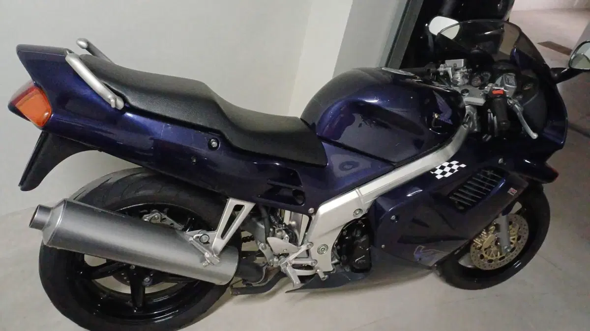 Honda VFR 750 
