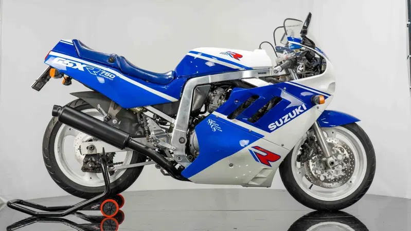 Suzuki GSX-R 750 (5)