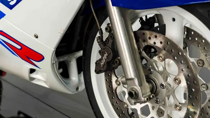 Suzuki GSX-R 750 (11)