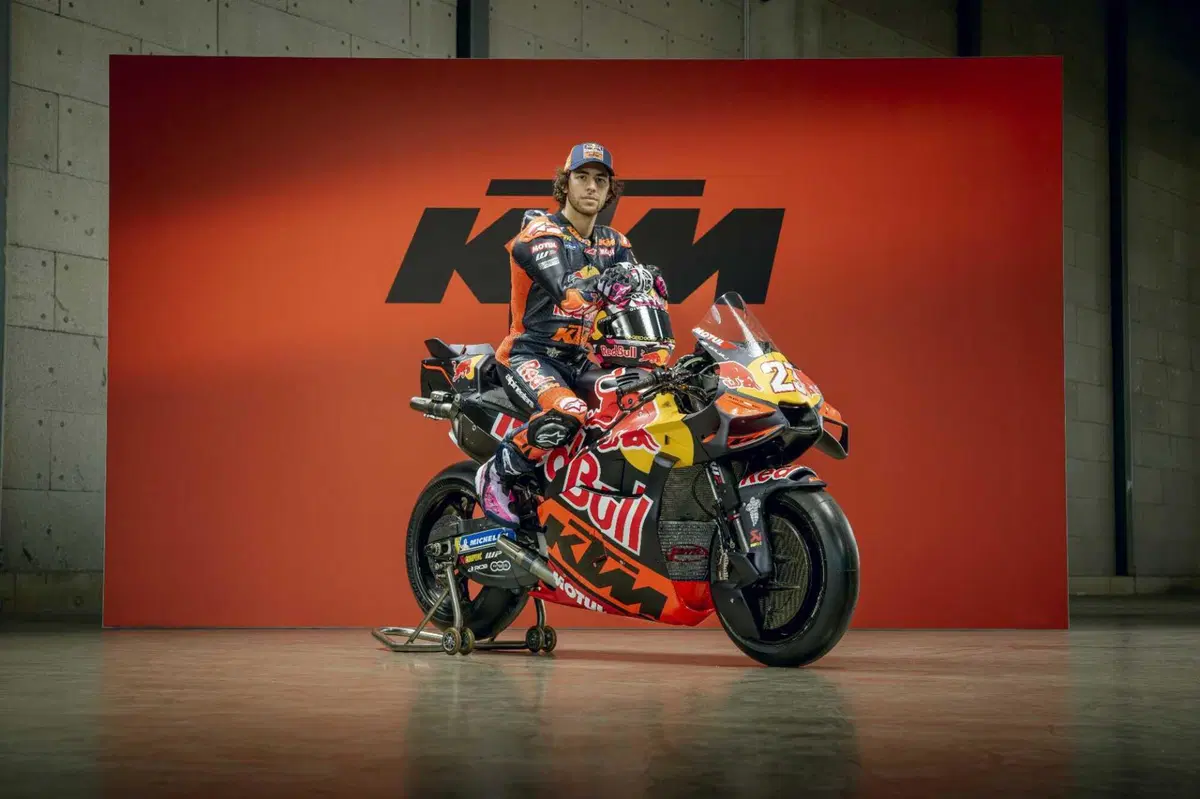 Ecco le nuove KTM Tech3 di Bastianini e Vinales. La novità è che... no, sono uguali (9)