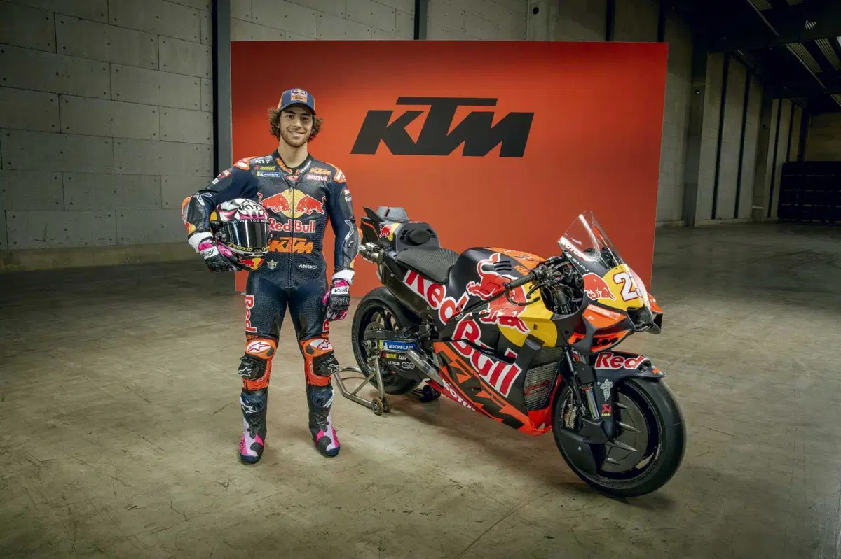 Ecco le nuove KTM Tech3 di Bastianini e Vinales. La novità è che... no, sono uguali (12)