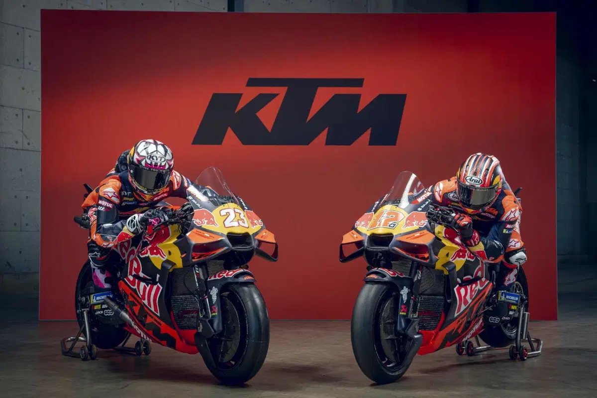 Ecco le nuove KTM Tech3 di Bastianini e Vinales. La novità è che... no, sono uguali (15)