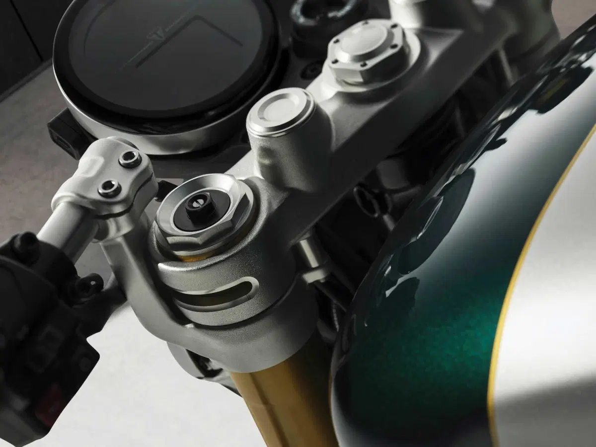 Svelata la nuova Triumph Speed Twin 1200 Cafe Racer Edition [GALLERY] (18)