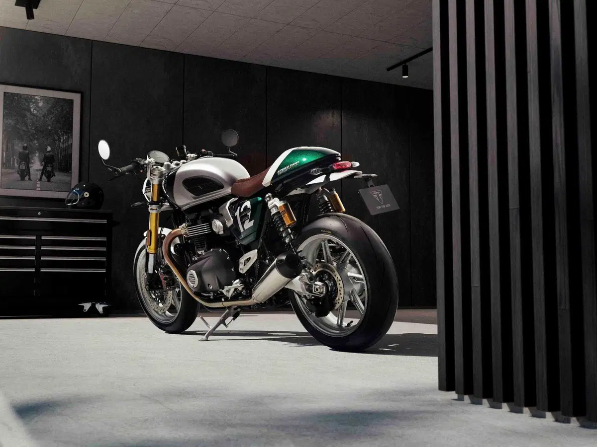Svelata la nuova Triumph Speed Twin 1200 Cafe Racer Edition [GALLERY]