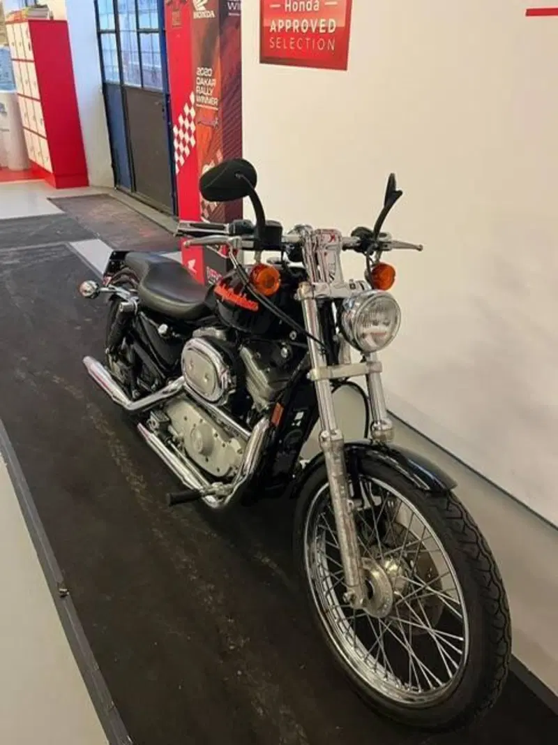 Harley-Davidson 883 Custom (1998 - 00) - XL 53C (2)