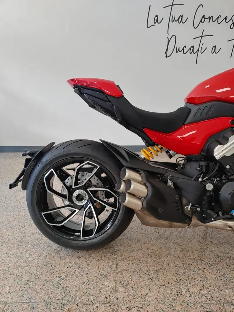 Ducati Diavel V4 (2023 - 26) (4)