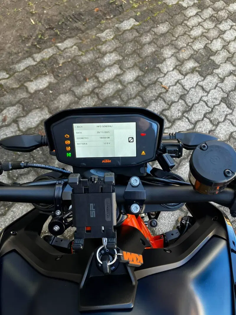KTM 890 Duke R (2022 - 23) (5)