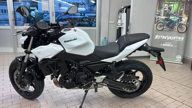 Kawasaki Z 650 (2025 - 26) (2)