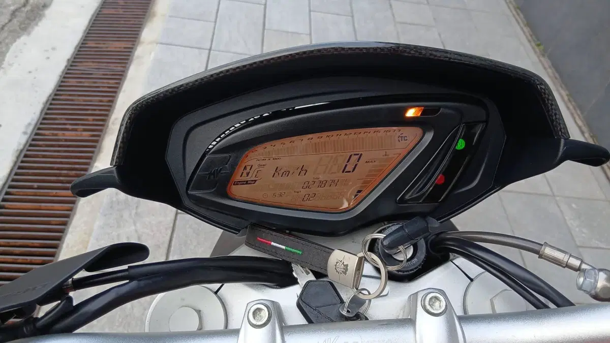 MV Agusta Brutale 675 (2011 - 15) (8)