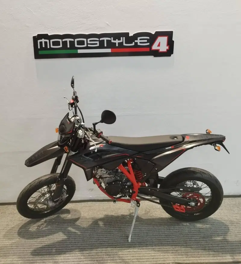 Betamotor RR 125 4T Motard R (2025 - 26) (2)