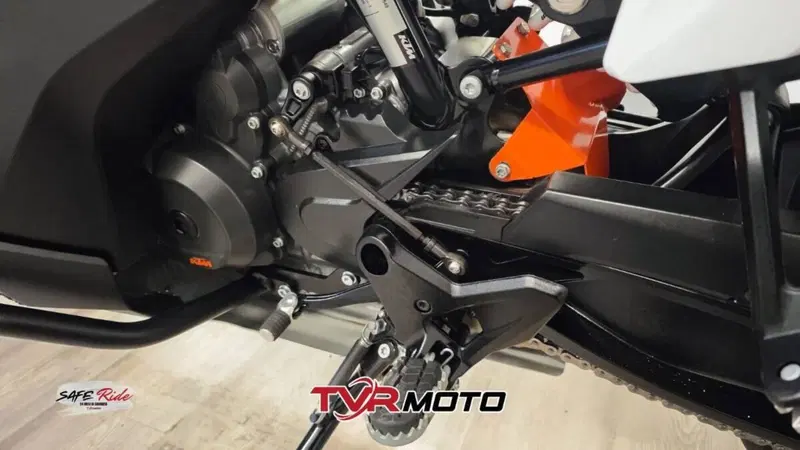 KTM 890 Adventure (2023 - 26) (9)