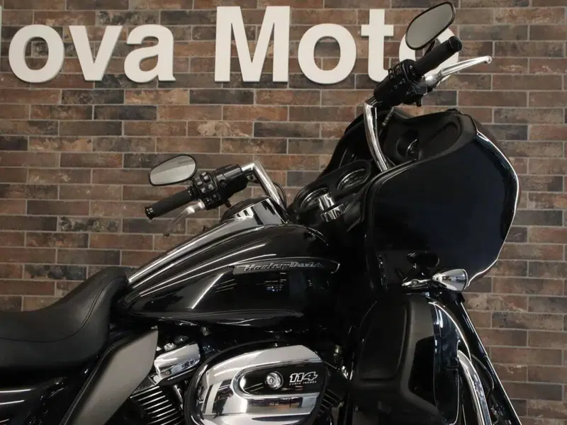 Harley-Davidson 114 Road Glide Ultra (2019) - FLTRXU (10)
