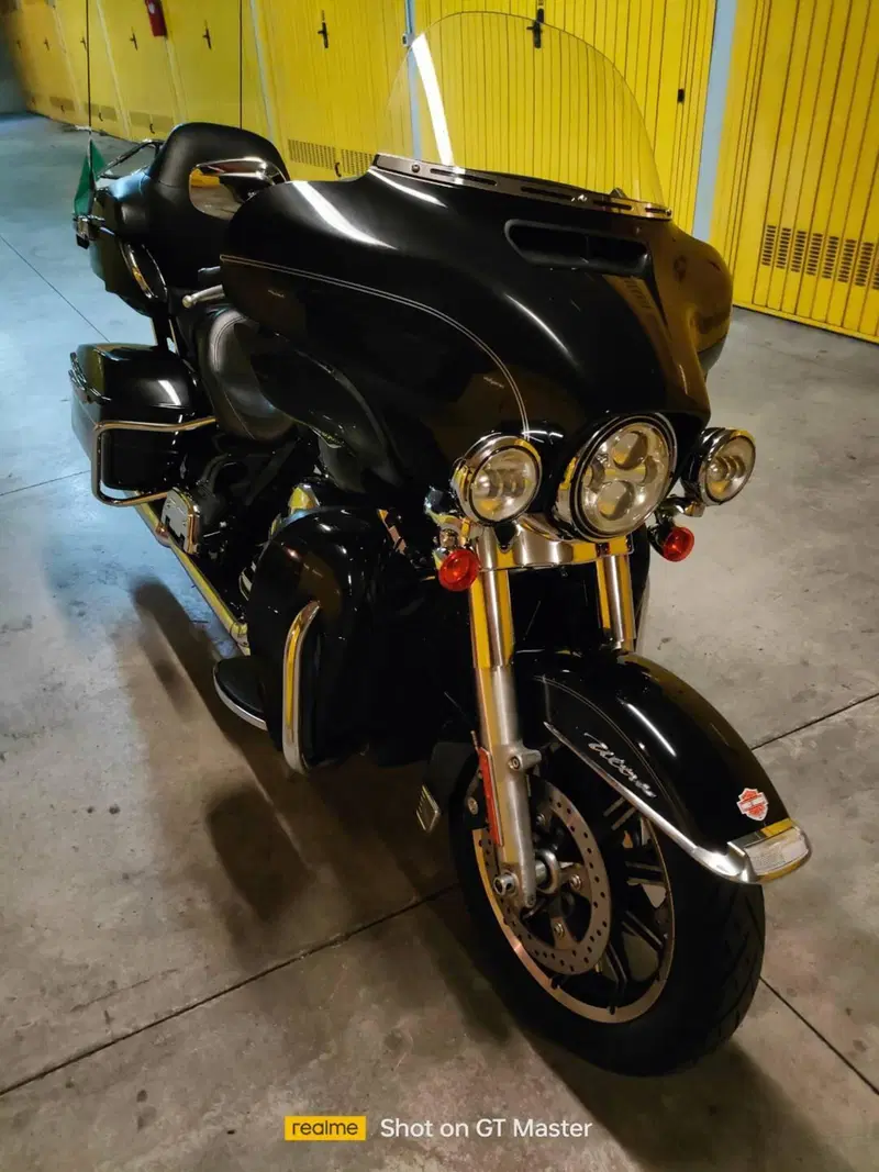 Harley-Davidson 1690 Electra Glide Ultra Classic (2014 - 16) - FLHTCU (4)