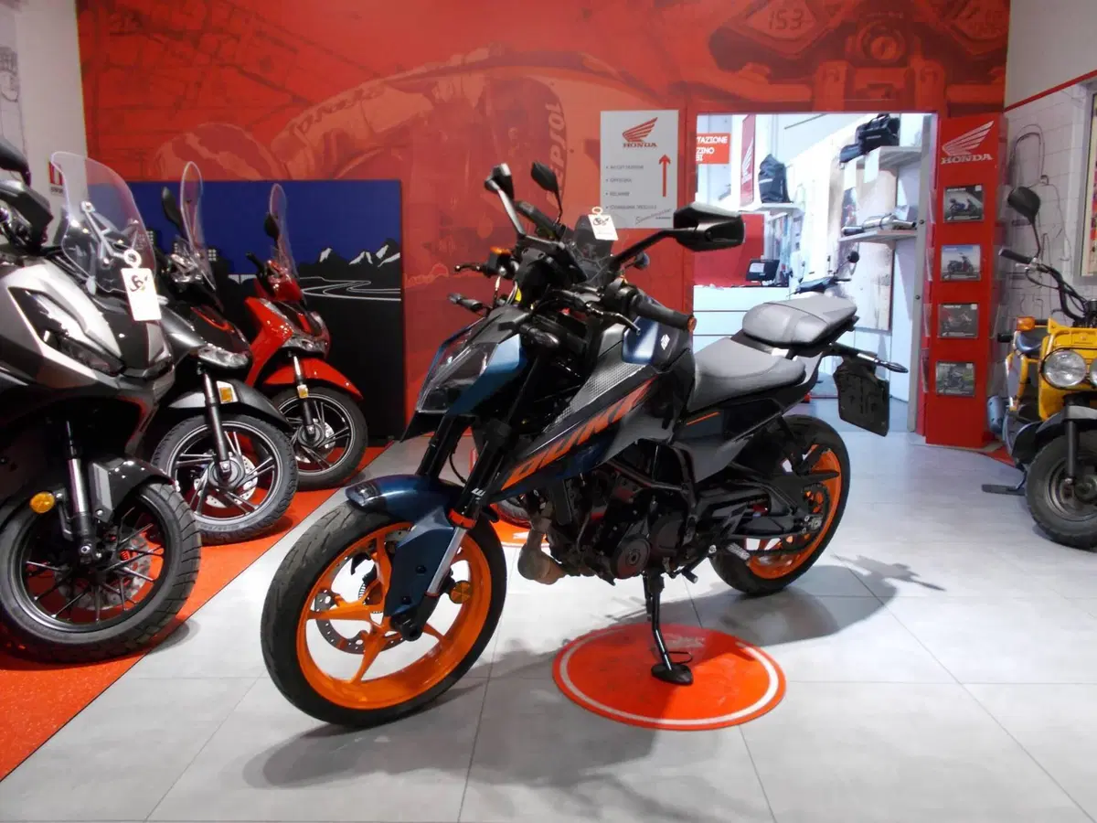 KTM 125 Duke (2024 - 25) (2)