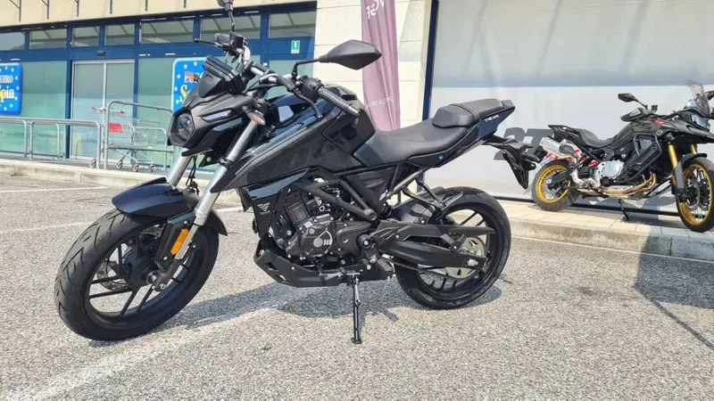 Voge Brivido 125R (2023 - 26) (2)