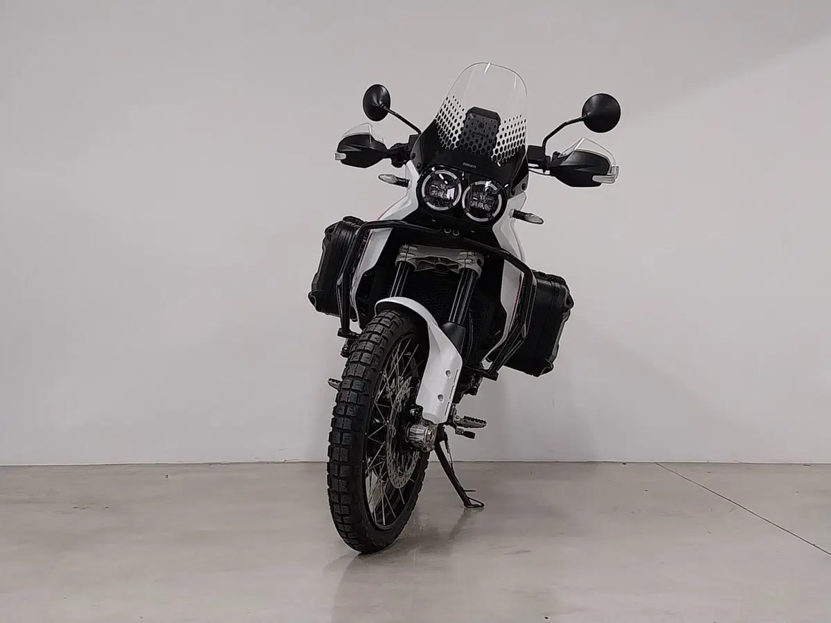 Ducati DesertX (2022 - 25) (4)