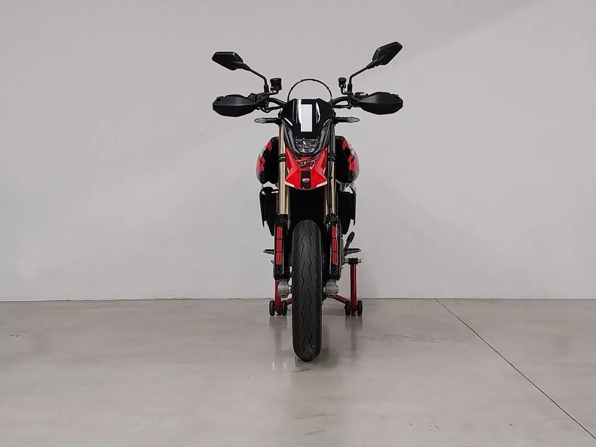 Ducati Hypermotard 698 Mono RVE (2024 - 26) (4)